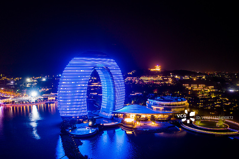 湖州市南太湖月亮湾广场夜景图片素材