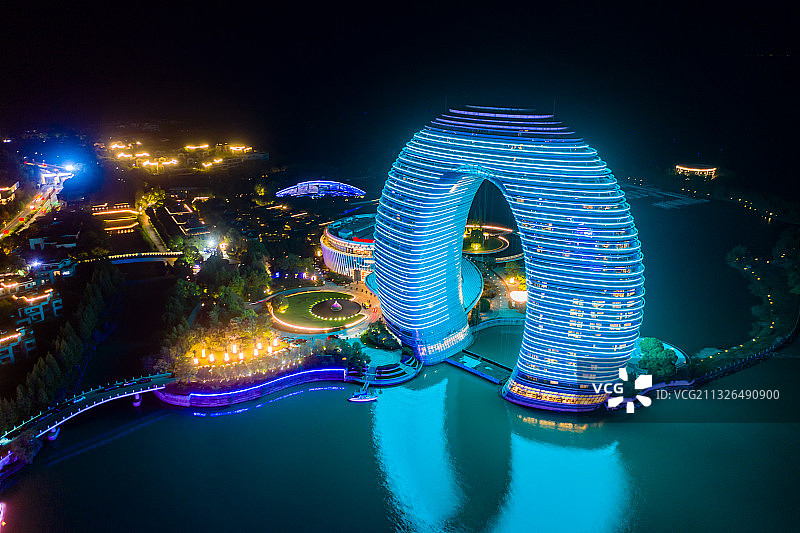 湖州市南太湖月亮湾广场夜景图片素材