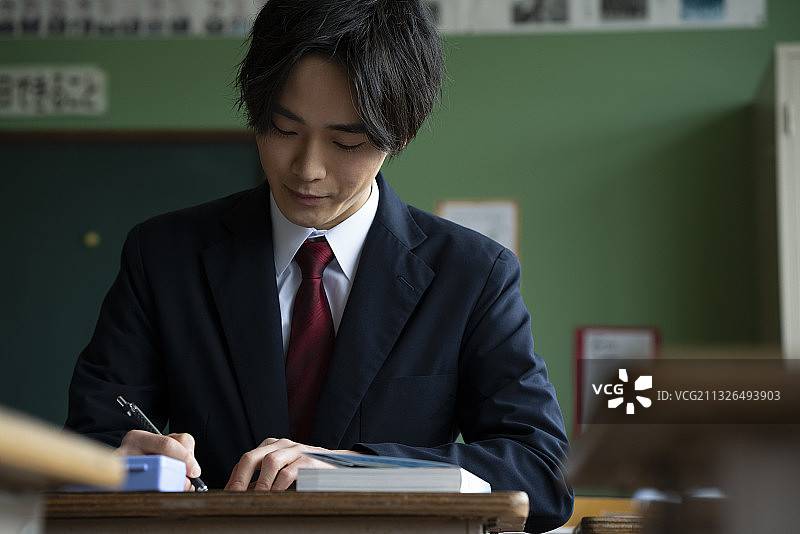 学生们在教室里学习图片素材