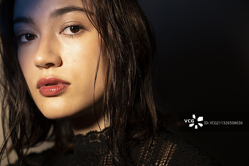 女人美丽的肖像图片素材