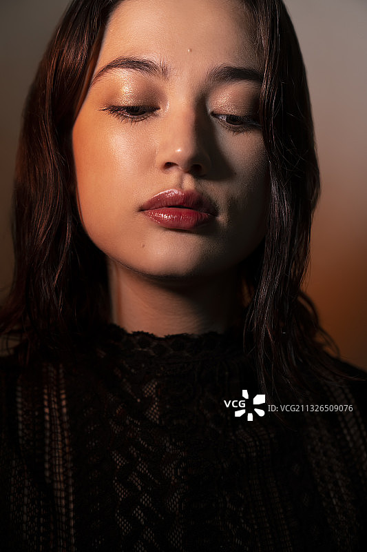 女人美丽的肖像图片素材