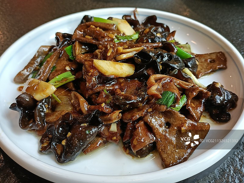 一盘京味美食爆三样图片素材