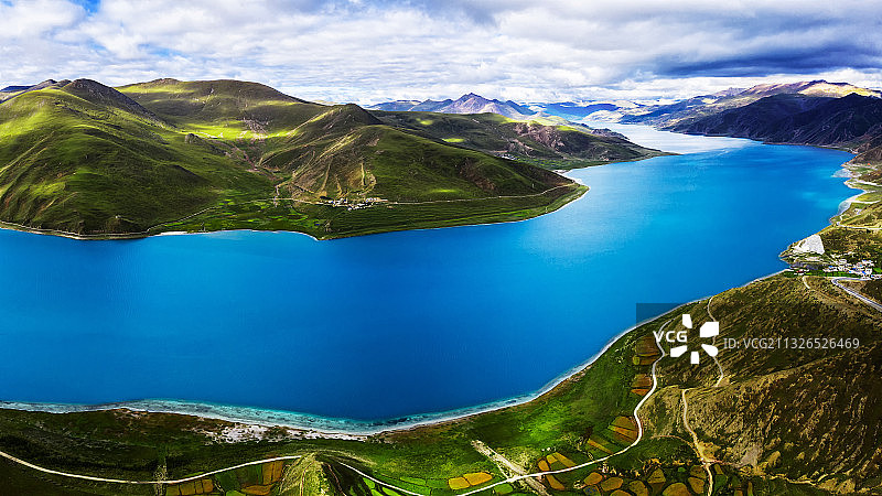 羊卓雍错图片素材