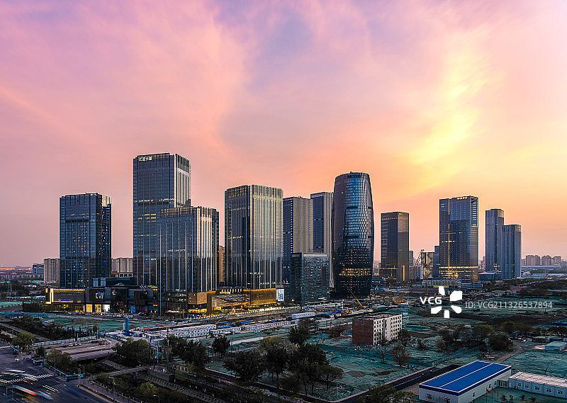 中国北京丽泽SOHO晚霞时刻图片素材