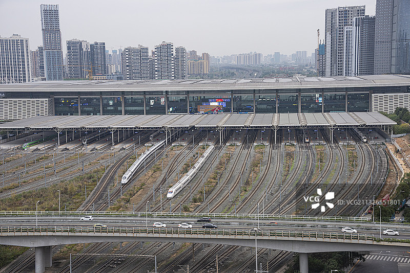 成都东站南咽喉两列动车交汇图片素材
