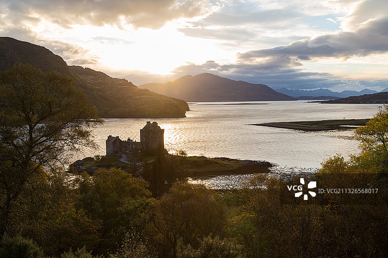 英国艾琳多南城堡，多尼附近，洛阿尔什湖图片素材