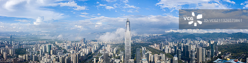 深圳福田雨后云雾缭绕图片素材