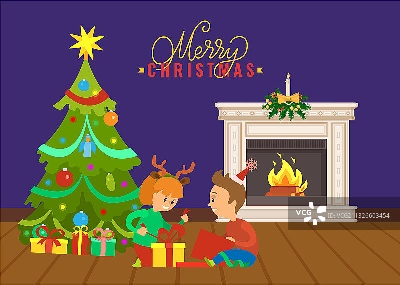 儿童在壁炉旁拆礼物图片素材