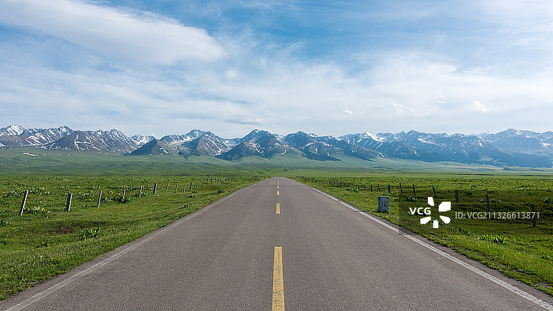 美丽的那拉提图片素材