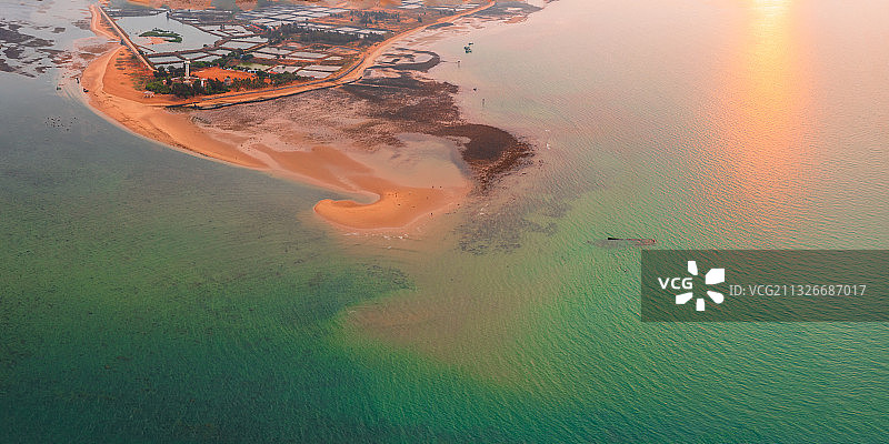 中国大陆最南端南极村灯角楼图片素材