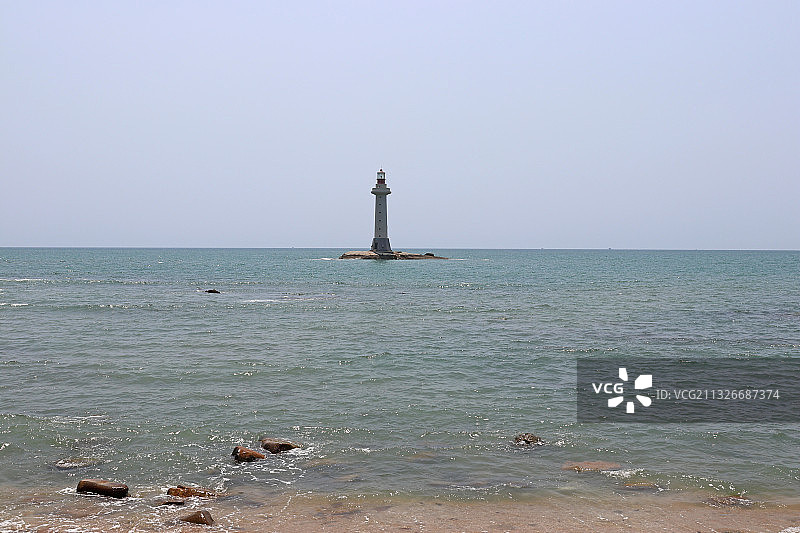 三亚大小洞天景区的海上灯塔图片素材