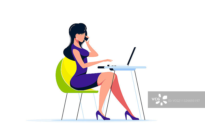 在办公室用电脑工作的年轻女人图片素材