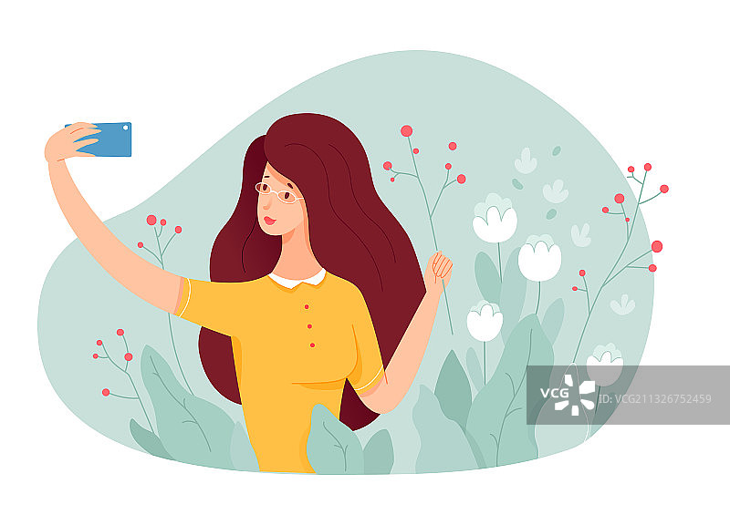 年轻女孩在花园里自拍图片素材