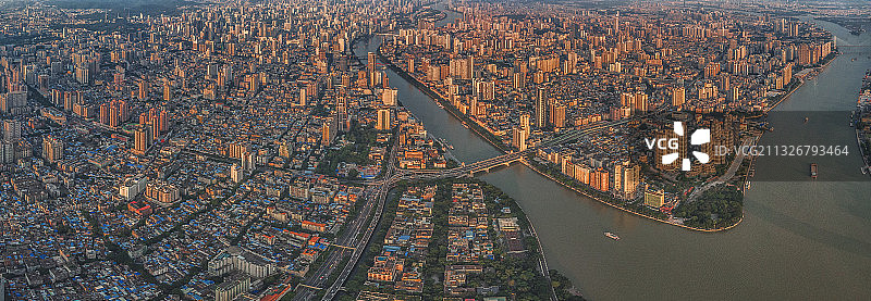 广州珠江两岸荔湾白鹅潭CBD城市天际线图片素材