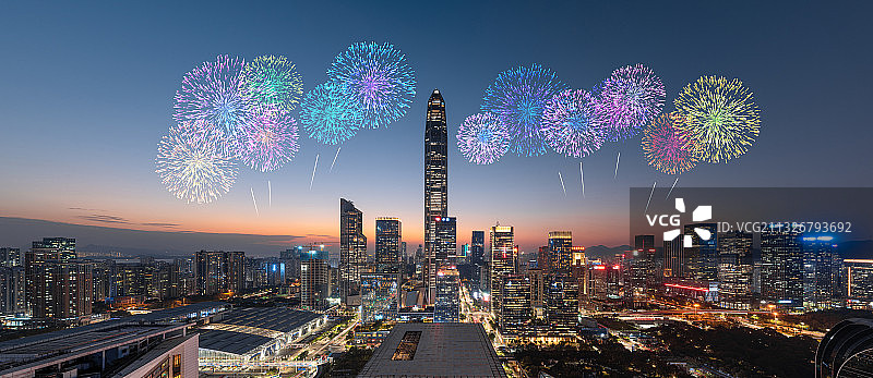 深圳福田CBD城市天际线和新年烟花概念图片素材