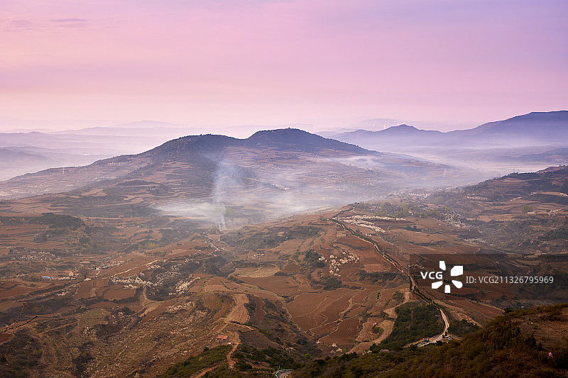 晨曦中的峡谷图片素材