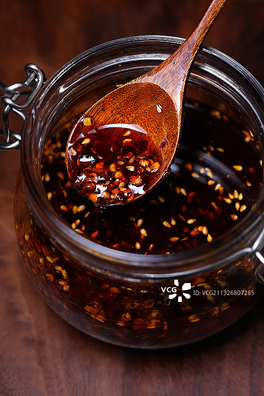 手工辣椒油辣椒酱油泼辣子图片素材