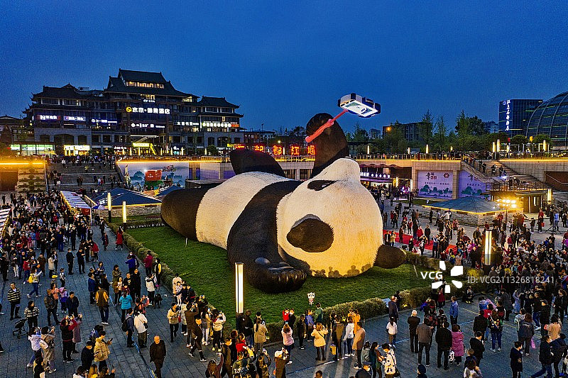 三遗之城都江堰仰天窝广场清明放水节开放了图片素材