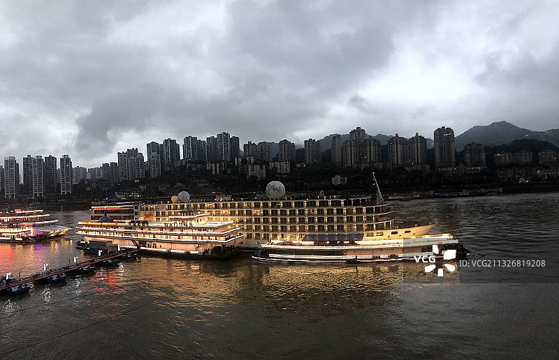 朝天门号两江夜景游轮 大美长江三峡游轮 重庆图片素材