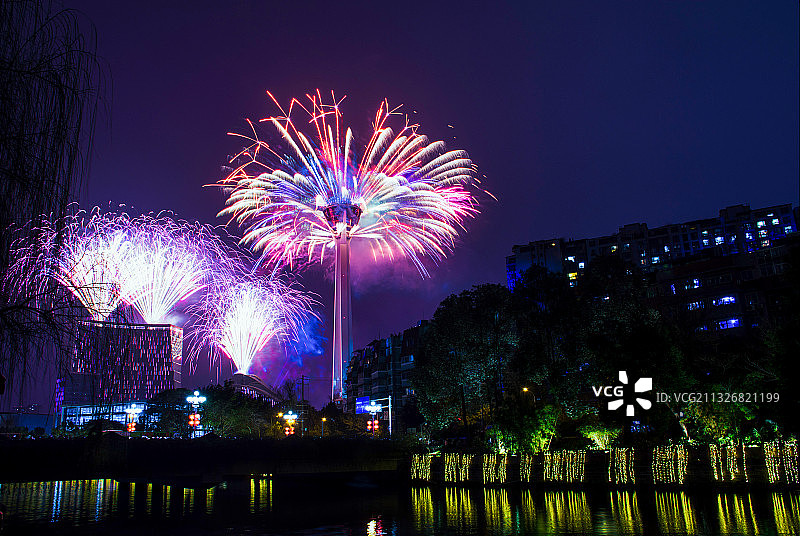 熊猫塔烟花秀图片素材