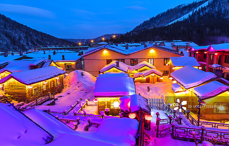 东北雪乡的夜景图片素材