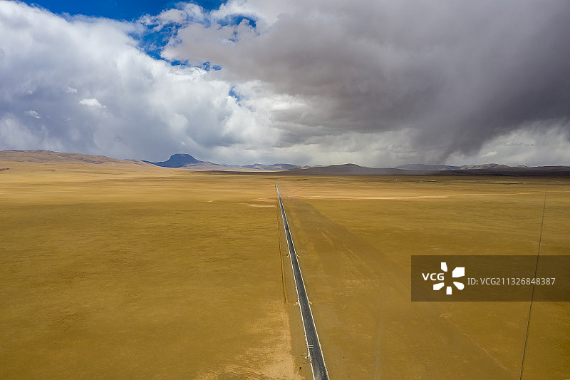 西藏那曲：航拍藏北春天高原风光图片素材