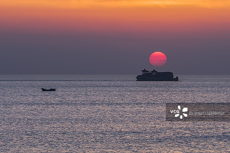 长兴岛上观日落图片素材