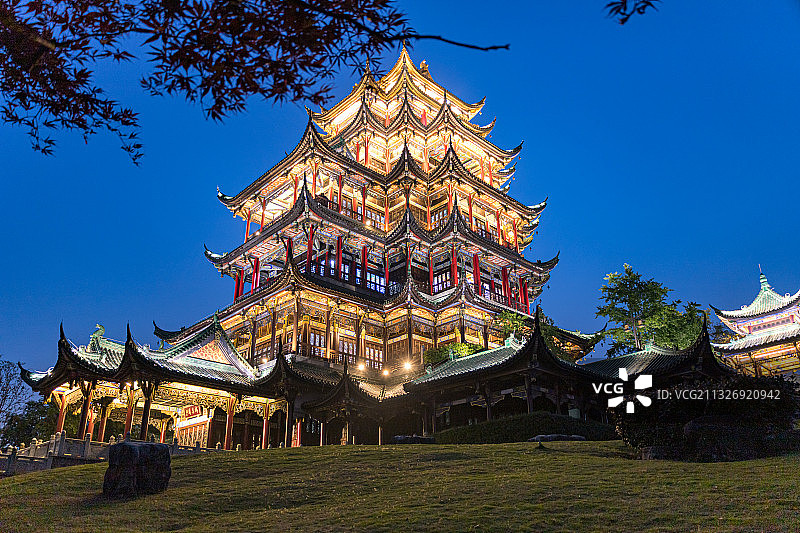 重庆鸿恩阁夜景图片素材