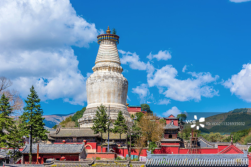 中国山西忻州五台山塔院寺白塔图片素材