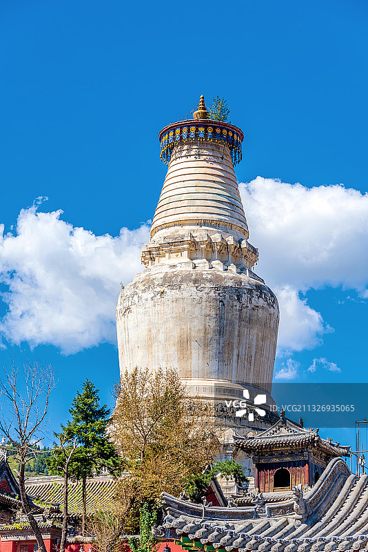 中国山西忻州五台山塔院寺白塔图片素材
