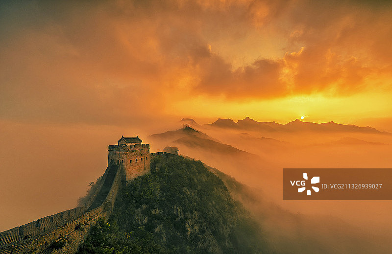 河北省承德市金山岭长城日出图片素材