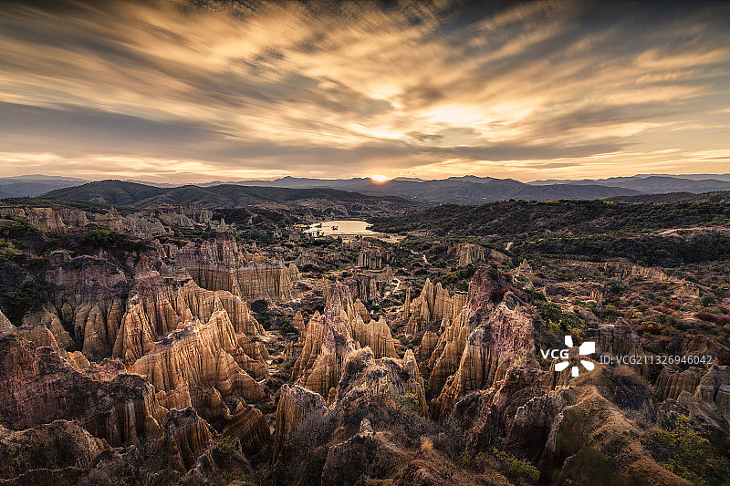 云南楚雄市元谋土林，浪巴铺土林图片素材