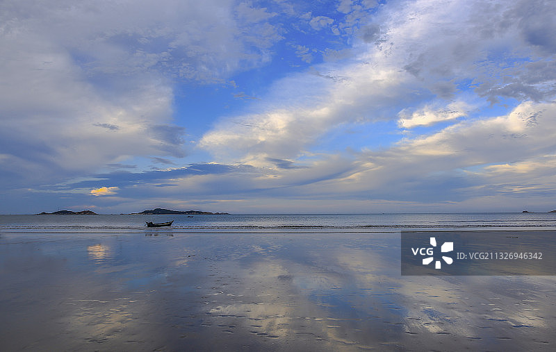 平谭岛,大海,蓝天,渔船,天空之境图片素材