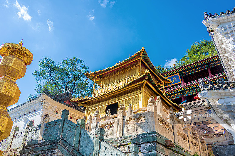 中国山西忻州五台山显通寺铜殿图片素材