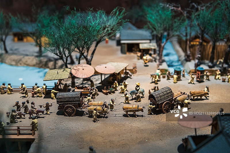 河南博物院清明上河园展示沙盘模型高视角图片素材