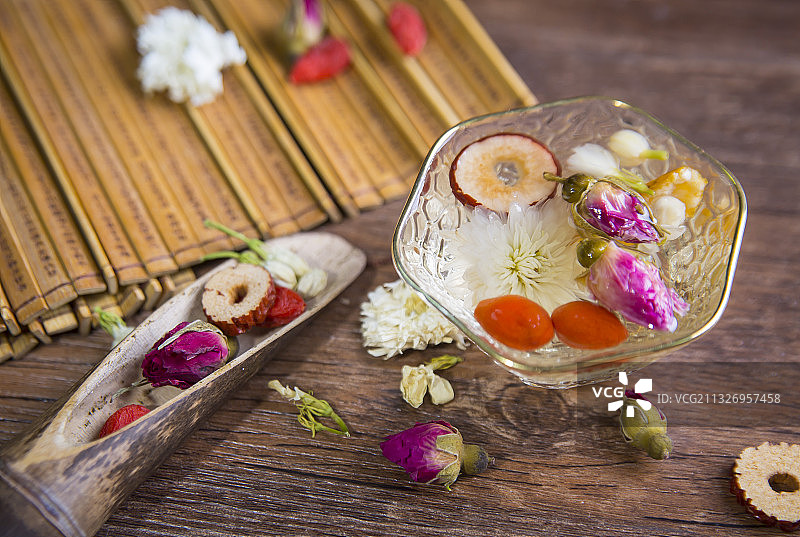 花茶，养生茶，甘菊，枸杞，茉莉花，冰糖，陈皮，玫瑰花图片素材