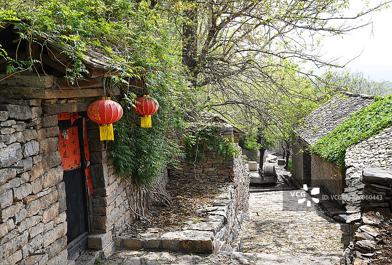 中国传统村落——山东枣庄山亭区兴隆庄石板房古村落图片素材