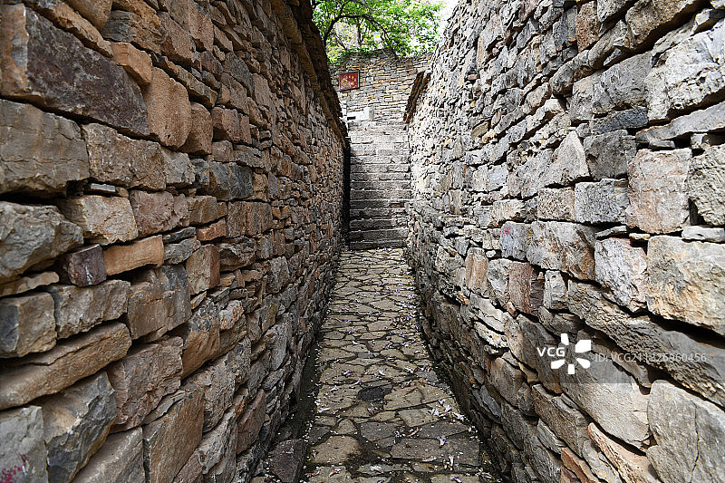 中国传统村落——山东枣庄山亭区兴隆庄石板房古村落图片素材