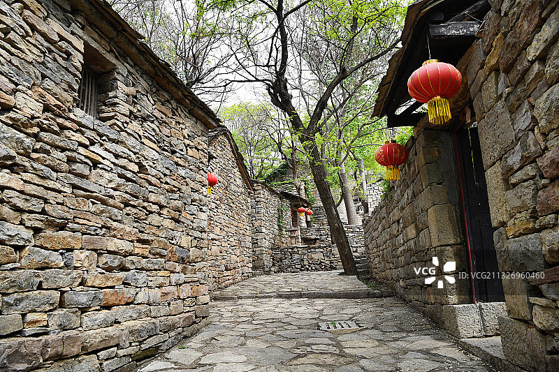 中国传统村落——山东枣庄山亭区兴隆庄石板房古村落图片素材