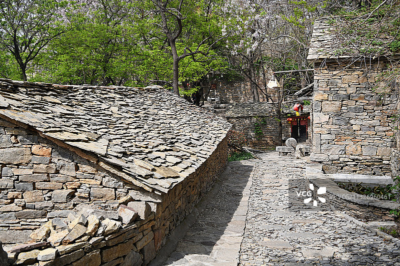 中国传统村落——山东枣庄山亭区兴隆庄石板房古村落图片素材