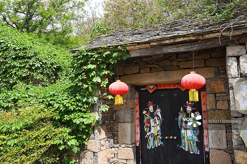 中国传统村落——山东枣庄山亭区兴隆庄石板房古村落图片素材