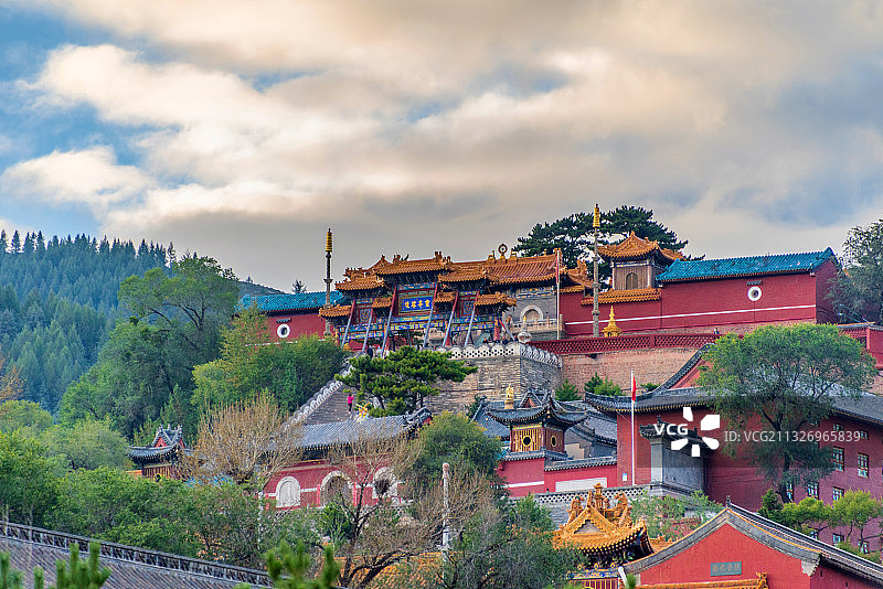 中国山西忻州五台山菩萨顶建筑群图片素材