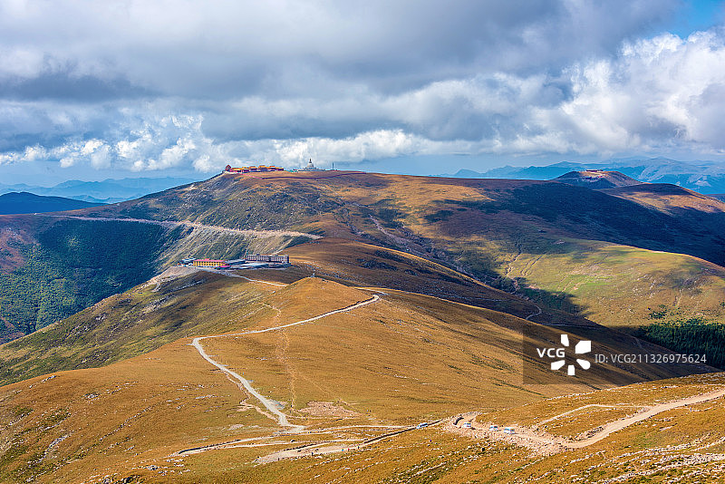 中国山西忻州五台山远眺中台顶图片素材