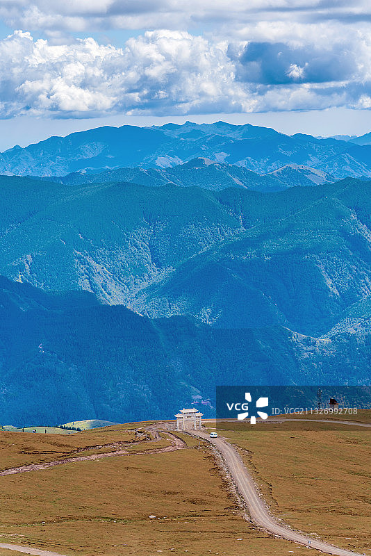 中国山西忻州五台山中台演教寺山门牌坊图片素材