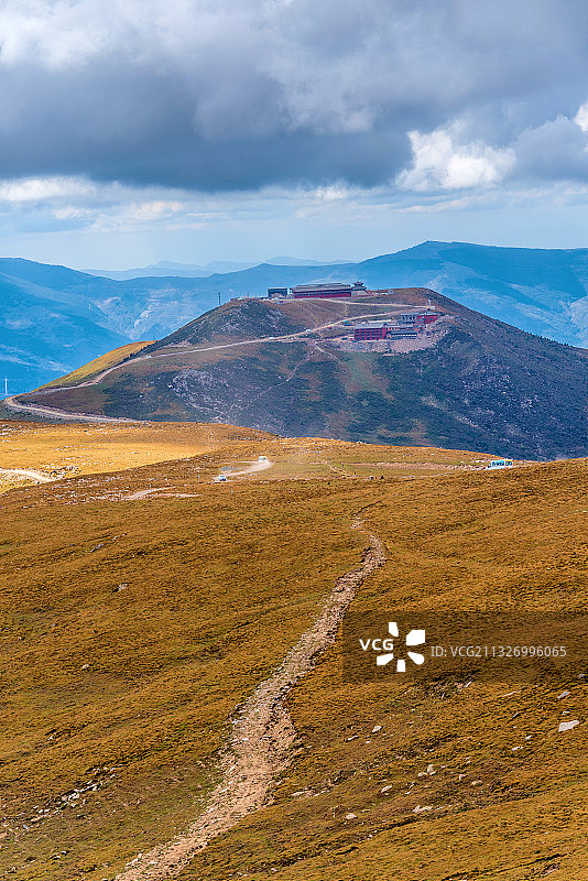 中国山西忻州五台山远眺西台顶法雷寺图片素材