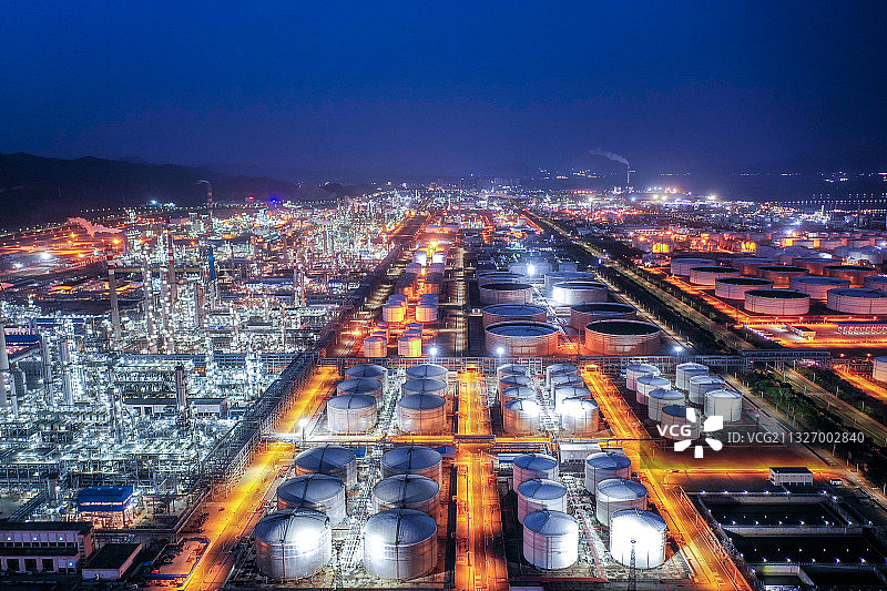 夜幕下的大亚湾石化区图片素材