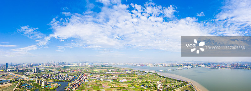 航拍全景浙江杭州钱塘江九堡大桥图片素材