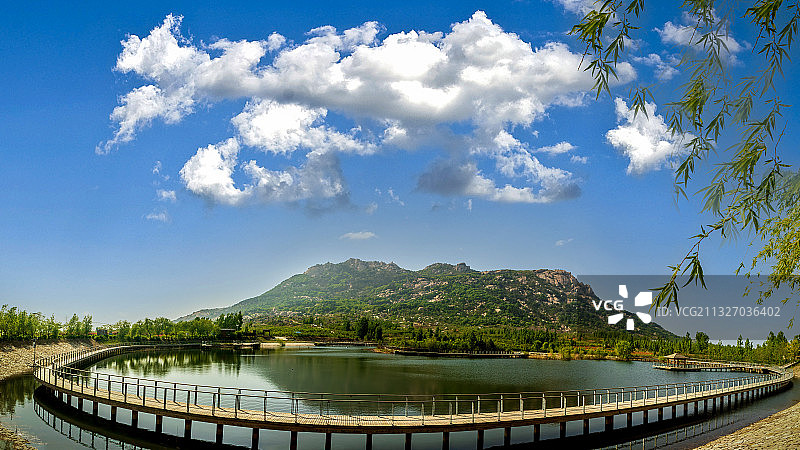 天下第一奇山峄山全景图片素材