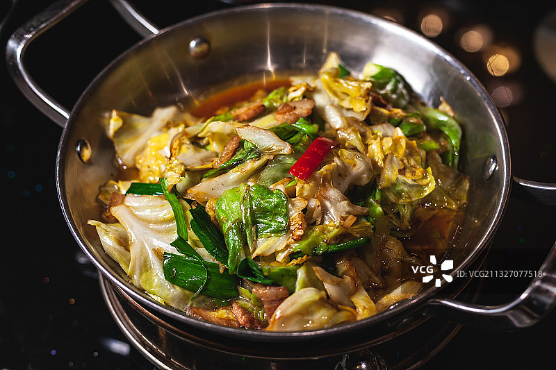 干锅手撕包菜图片素材