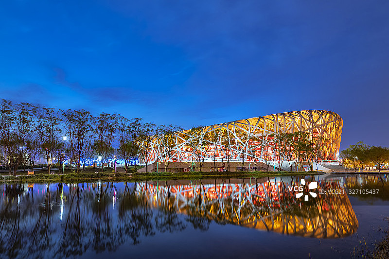北京鸟巢的夜景与日落图片素材